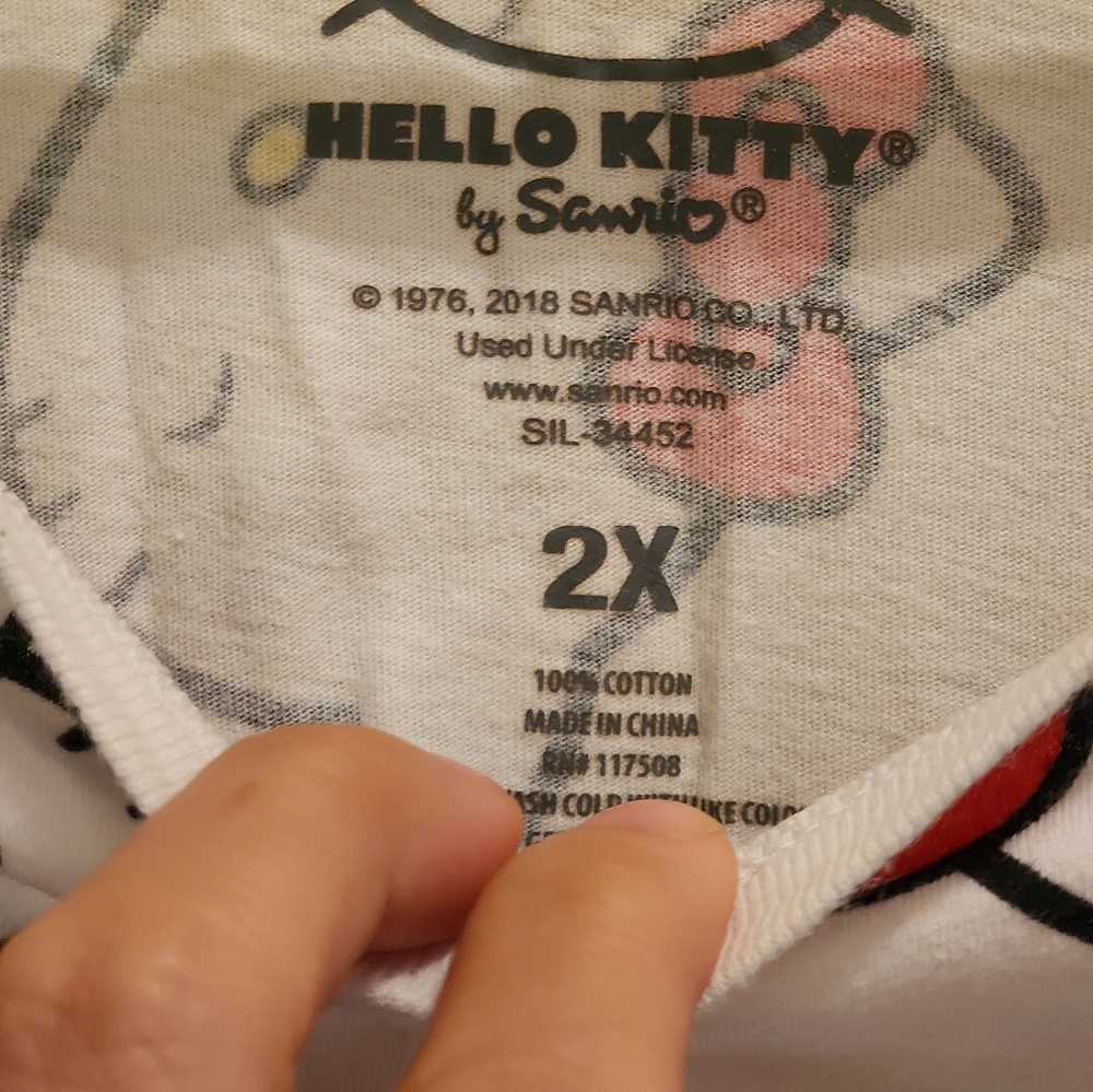 Hello kitty tee - Picture 3 of 3